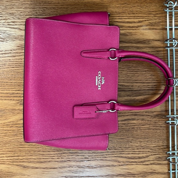 Coach Handbags - Gently used Coach Purse